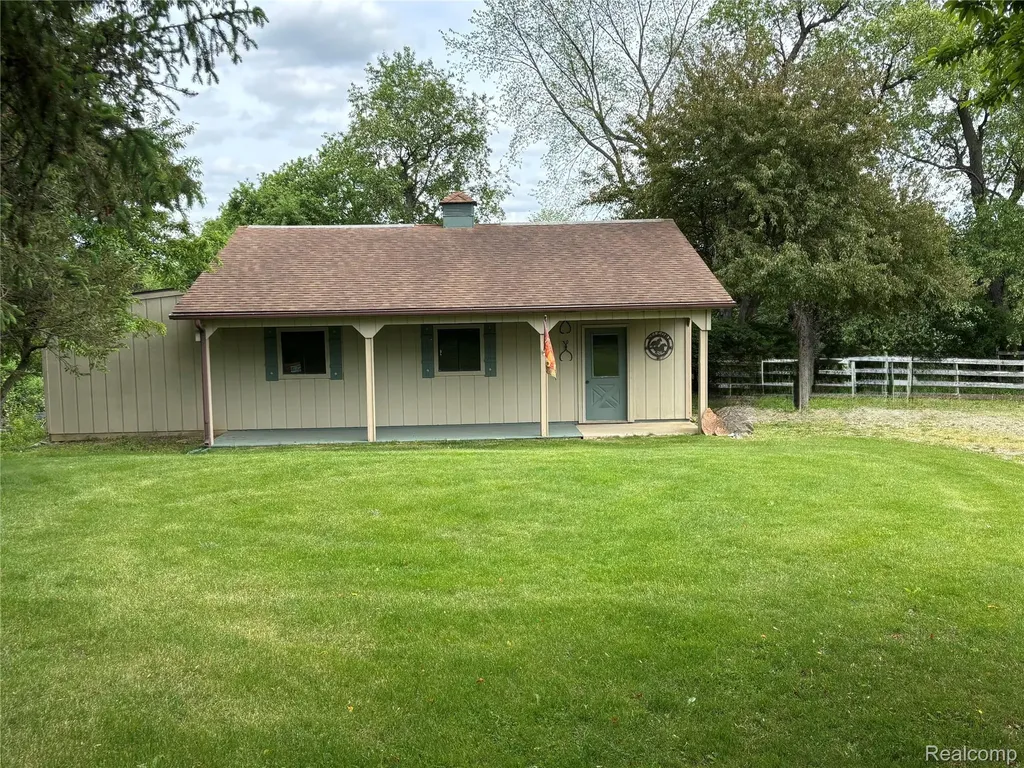 885 Lake Forest Drive Lapeer Township MI 48446
