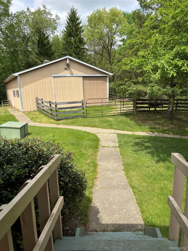 885 Lake Forest Drive Lapeer Township MI 48446