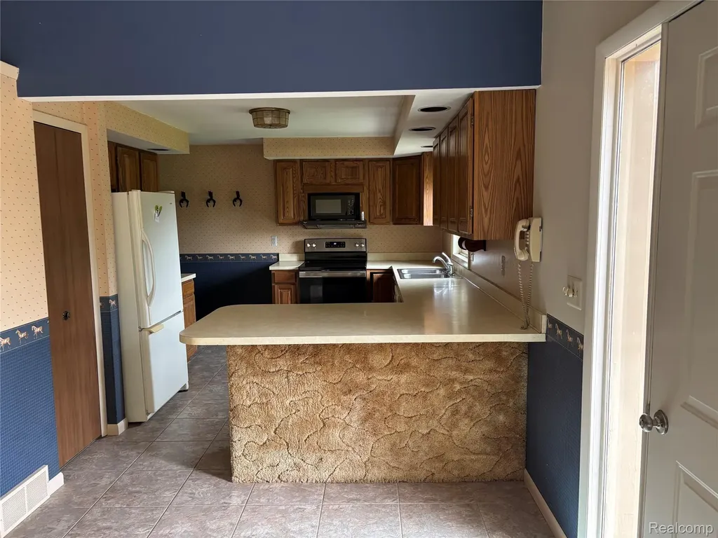 885 Lake Forest Drive Lapeer Township MI 48446