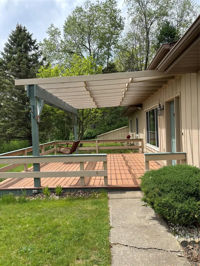 885 Lake Forest Drive Lapeer Township MI 48446
