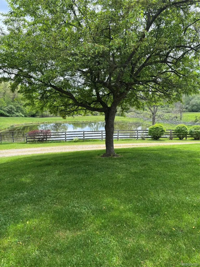 885 Lake Forest Drive Lapeer Township MI 48446