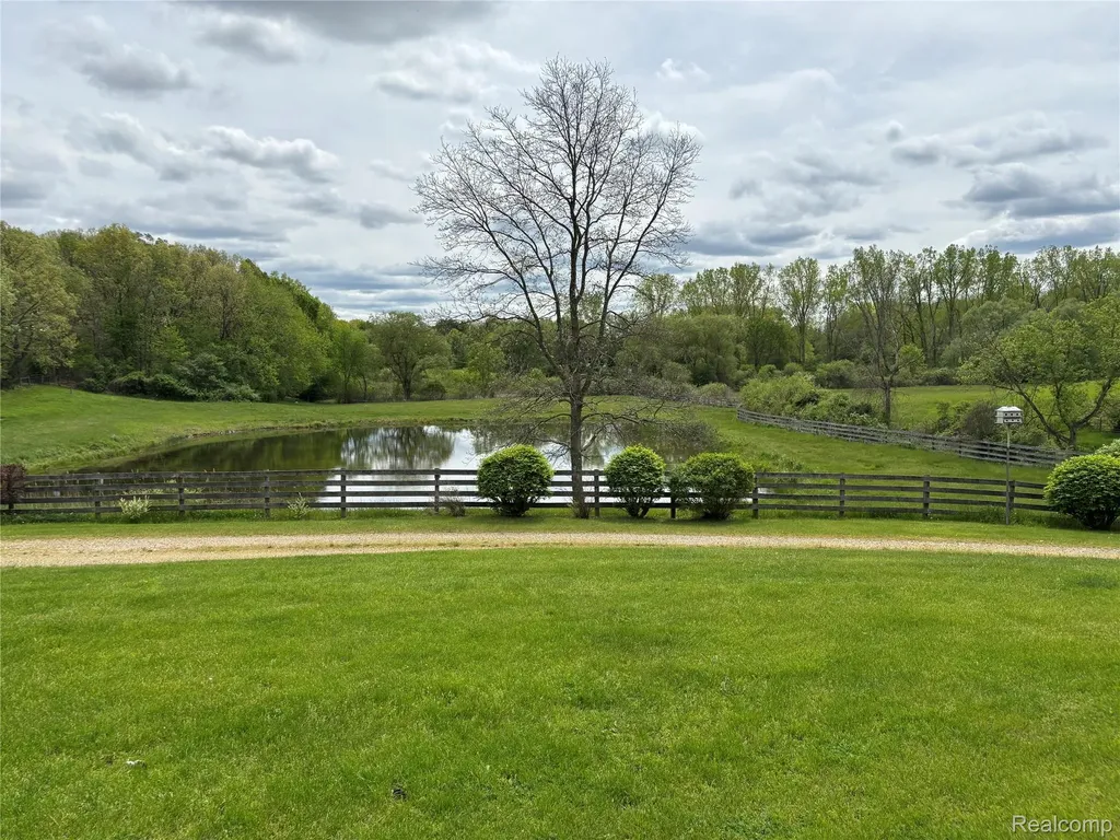 885 Lake Forest Drive Lapeer Township MI 48446