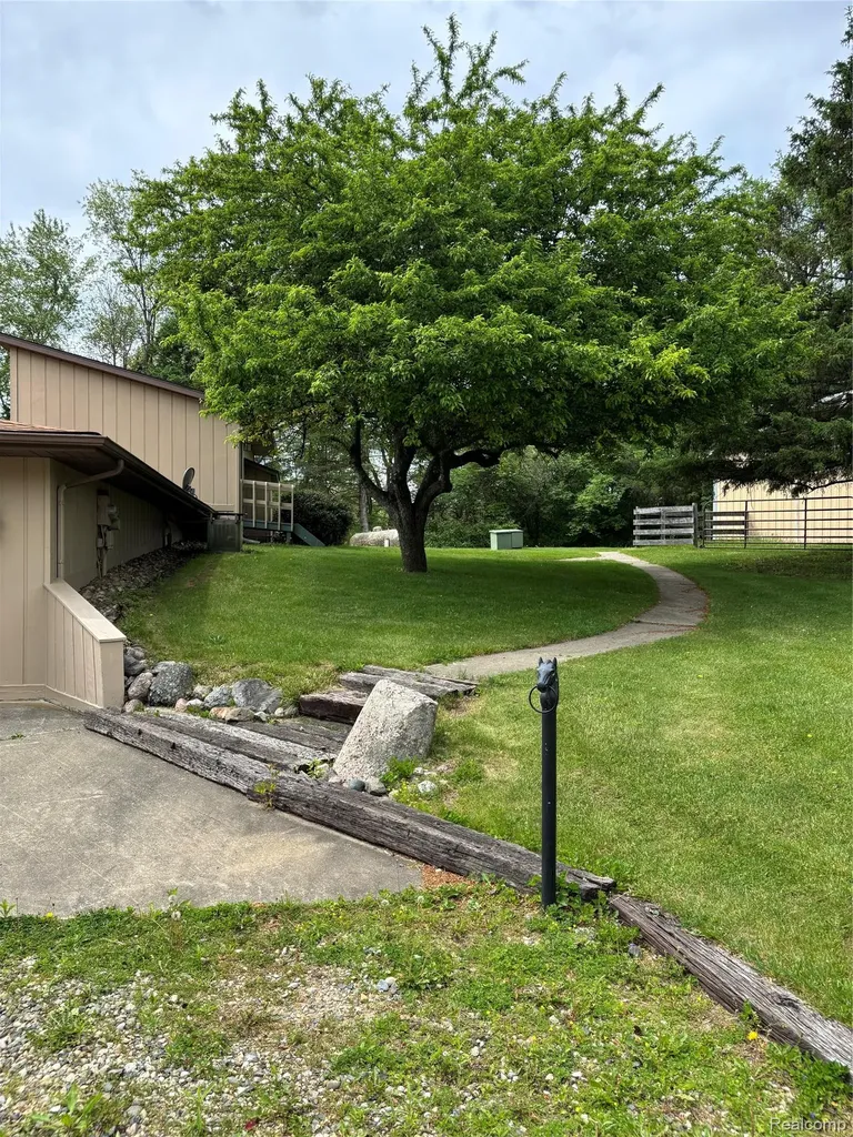 885 Lake Forest Drive Lapeer Township MI 48446