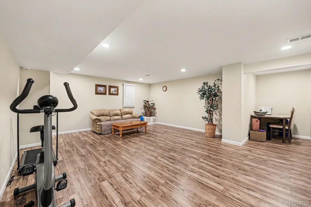 51133 Federal Boulevard Canton Charter Township MI 48188