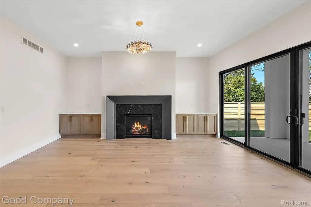 1228 W Windemere Avenue Royal Oak City MI 48073