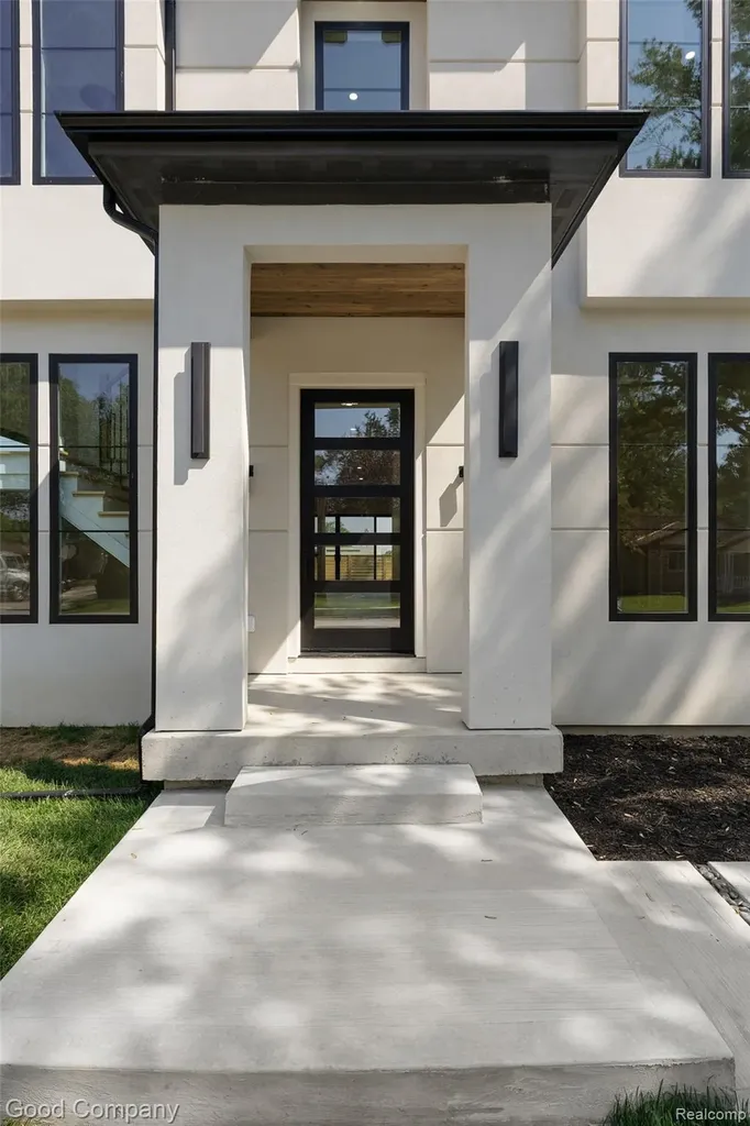 1228 W Windemere Avenue Royal Oak City MI 48073