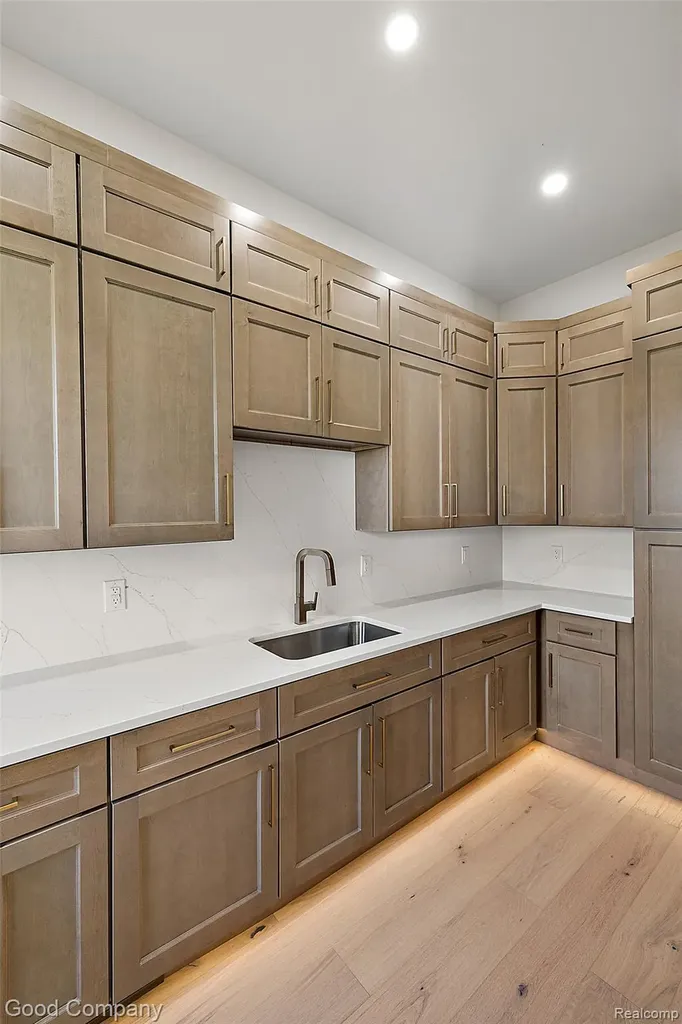 1228 W Windemere Avenue Royal Oak City MI 48073