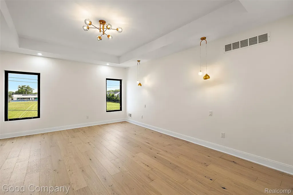 1228 W Windemere Avenue Royal Oak City MI 48073