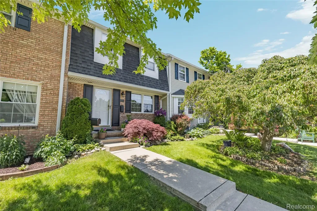 42683 Savoy Court Northville Township MI 48167