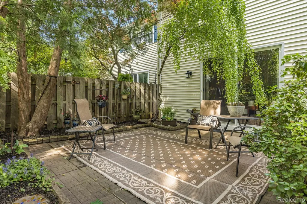 42683 Savoy Court Northville Township MI 48167