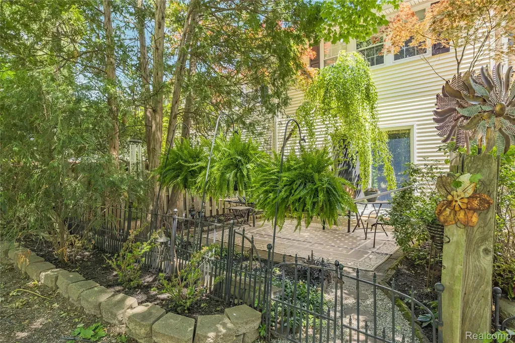 42683 Savoy Court Northville Township MI 48167