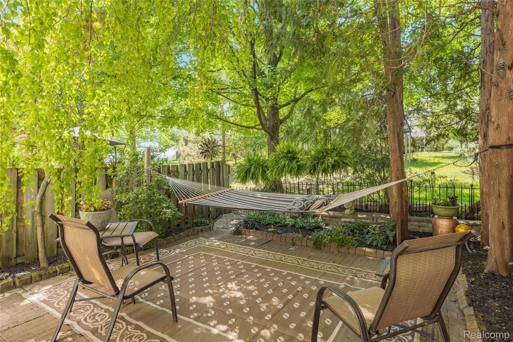 42683 Savoy Court Northville Township MI 48167