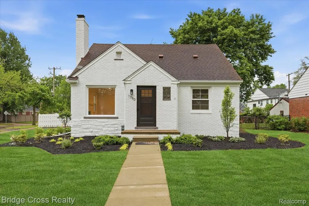 1790 Humphrey Avenue Birmingham City MI 48009