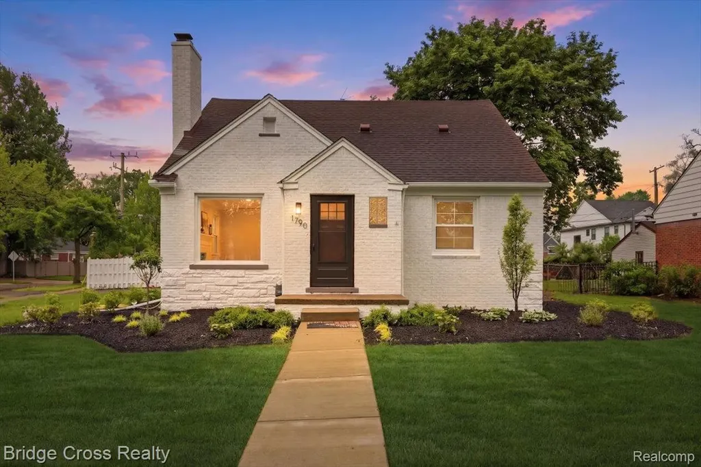 1790 Humphrey Avenue Birmingham City MI 48009