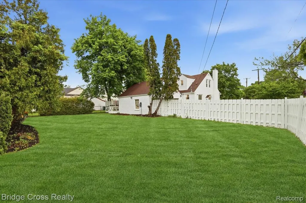 1790 Humphrey Avenue Birmingham City MI 48009