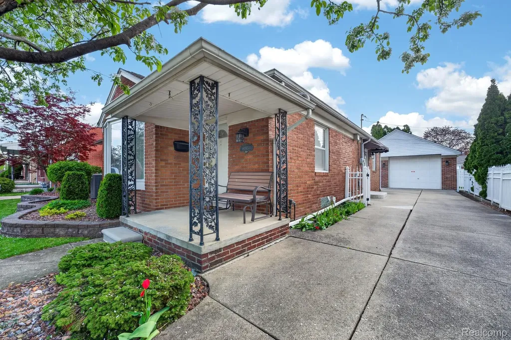 2315 19th Street Wyandotte City MI 48192