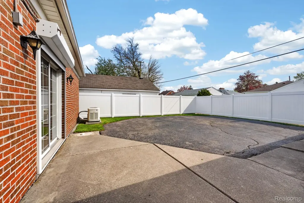 2315 19th Street Wyandotte City MI 48192