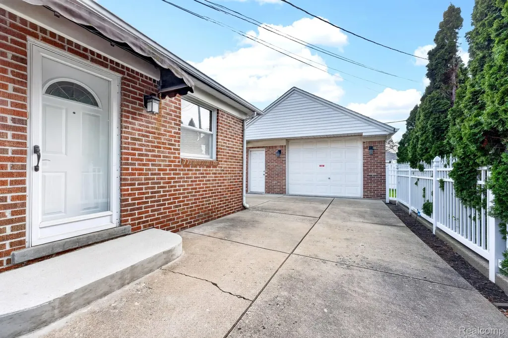 2315 19th Street Wyandotte City MI 48192