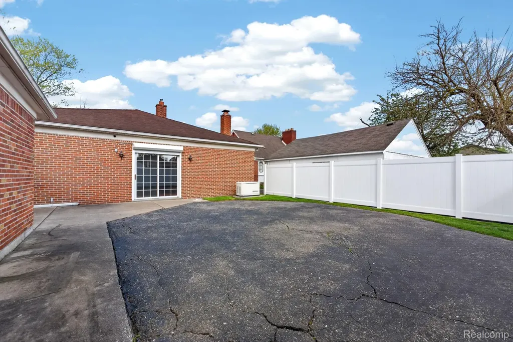 2315 19th Street Wyandotte City MI 48192