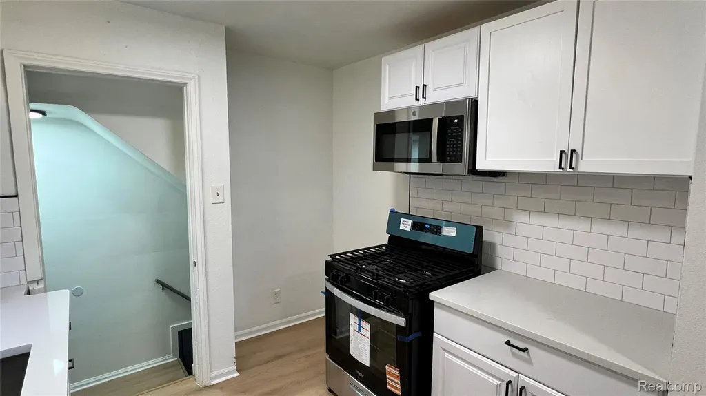 19546 Fairport Street Detroit City MI 48205