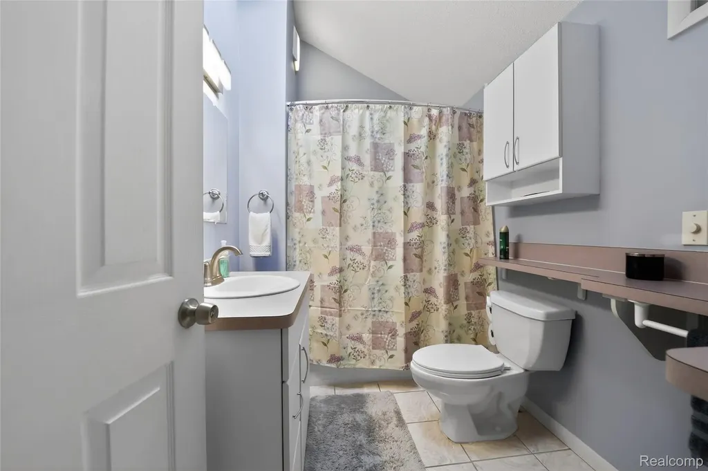 12508 West Shore Drive Roscommon Township MI 48629