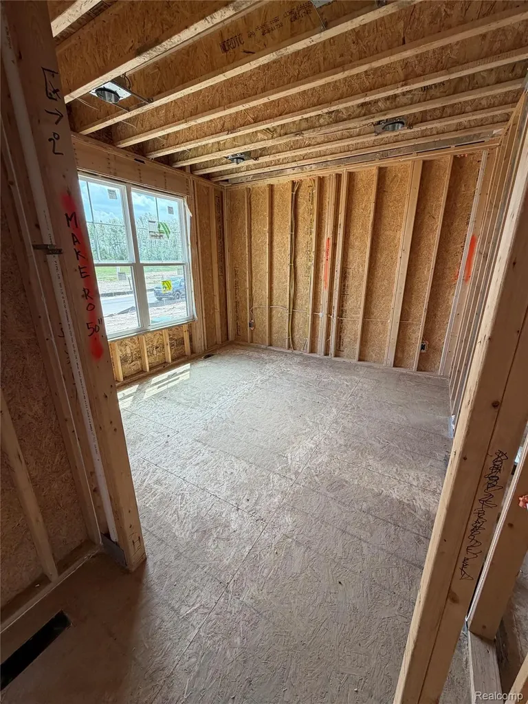 2471 Parkshore Drive Commerce Charter Township MI 48382