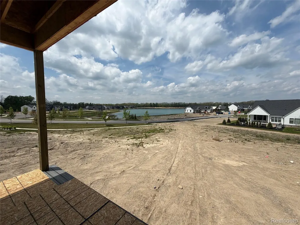 2471 Parkshore Drive Commerce Charter Township MI 48382