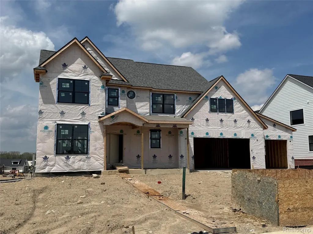 2471 Parkshore Drive Commerce Charter Township MI 48382