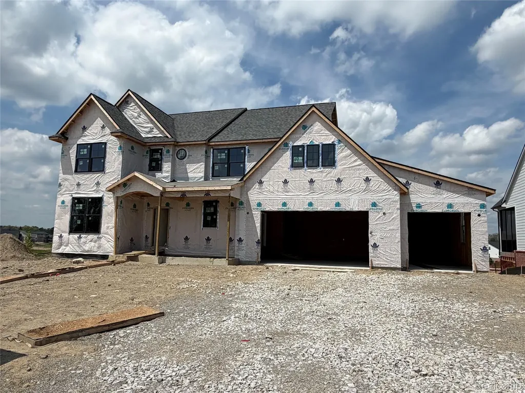 2471 Parkshore Drive Commerce Charter Township MI 48382
