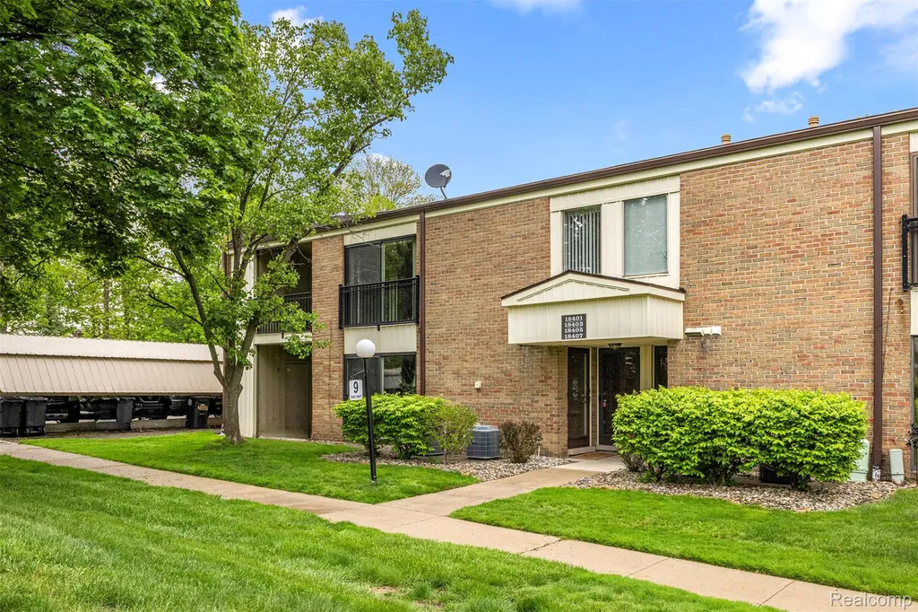 18403 University Park Drive Livonia City MI 48152
