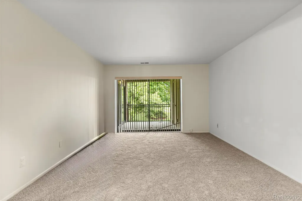 18403 University Park Drive Livonia City MI 48152