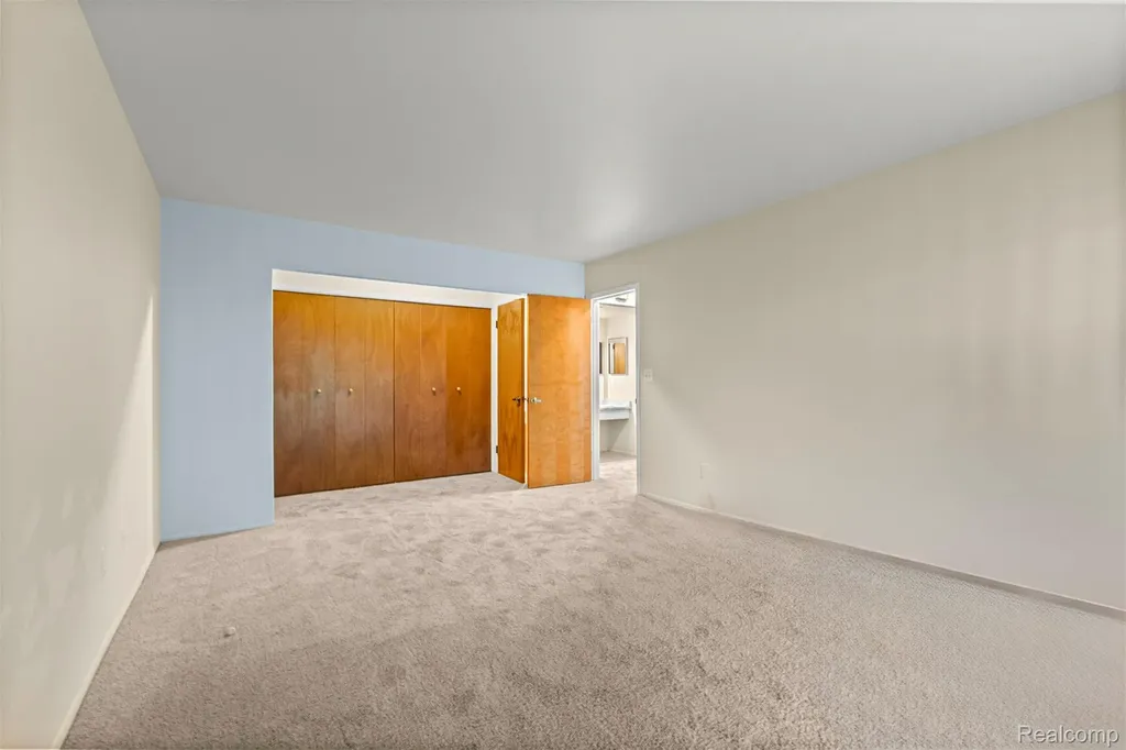 18403 University Park Drive Livonia City MI 48152