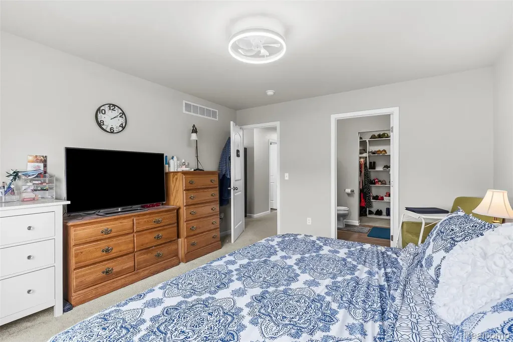 2261 Legacy Drive Burton City MI 48519