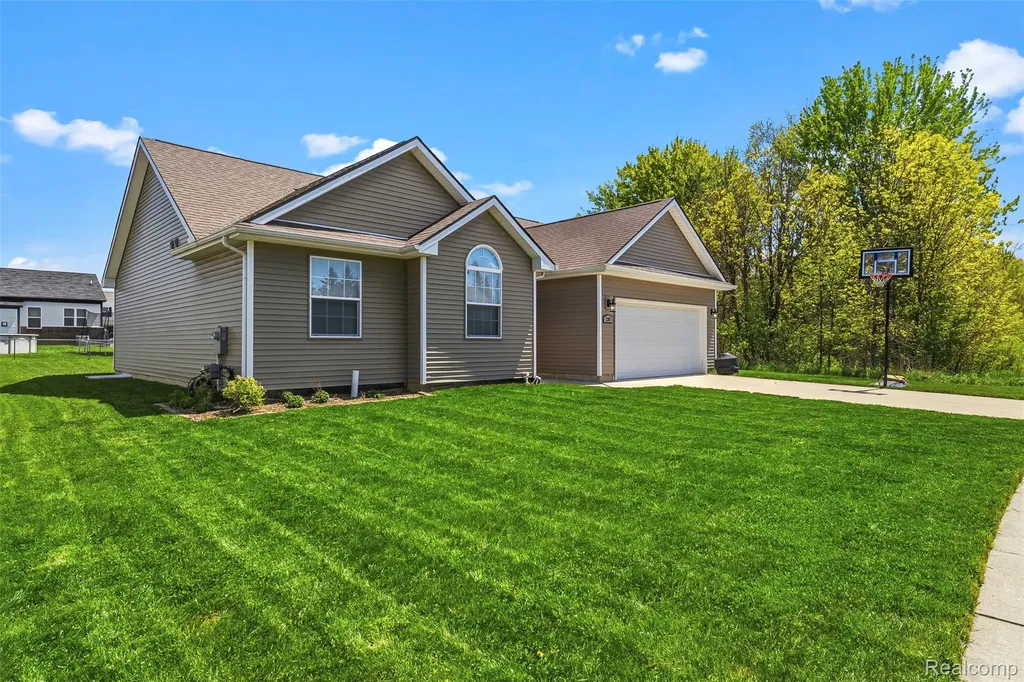 2261 Legacy Drive Burton City MI 48519