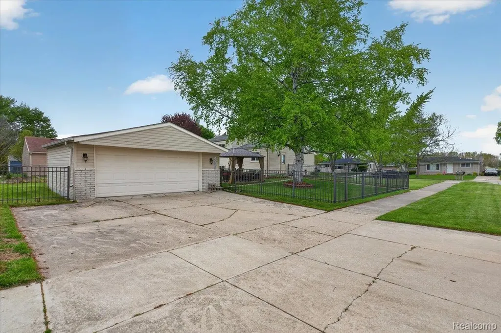 32858 Coach Drive Chesterfield Township MI 48047