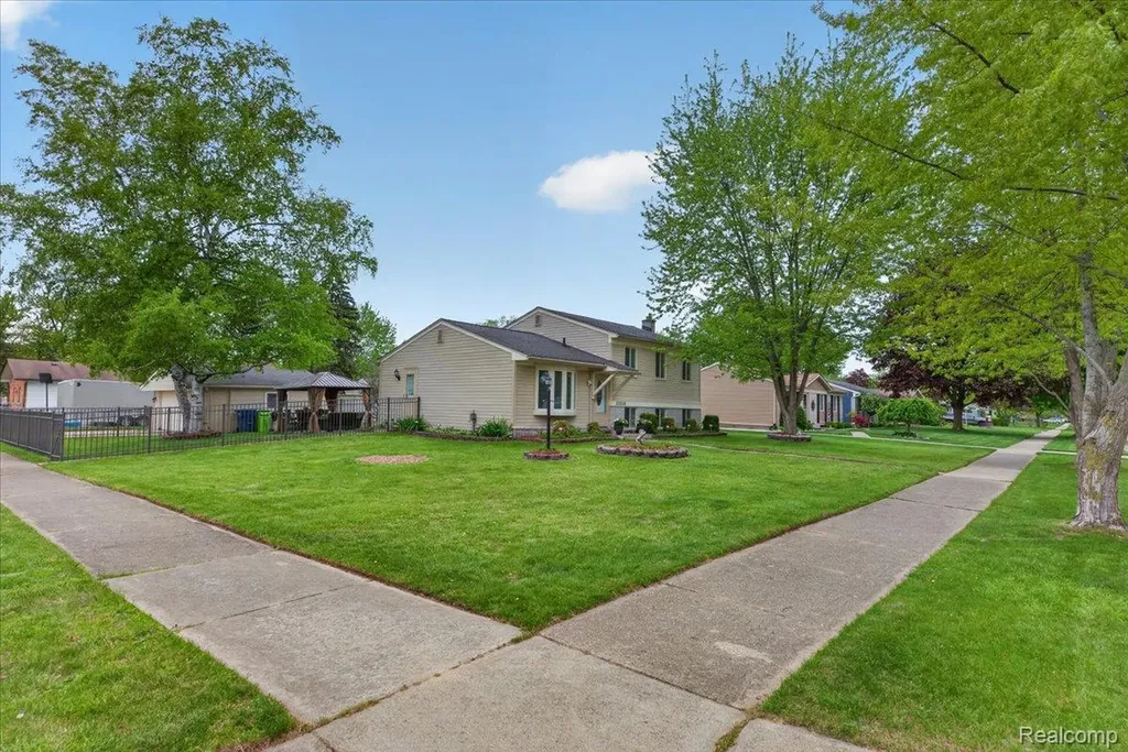 32858 Coach Drive Chesterfield Township MI 48047