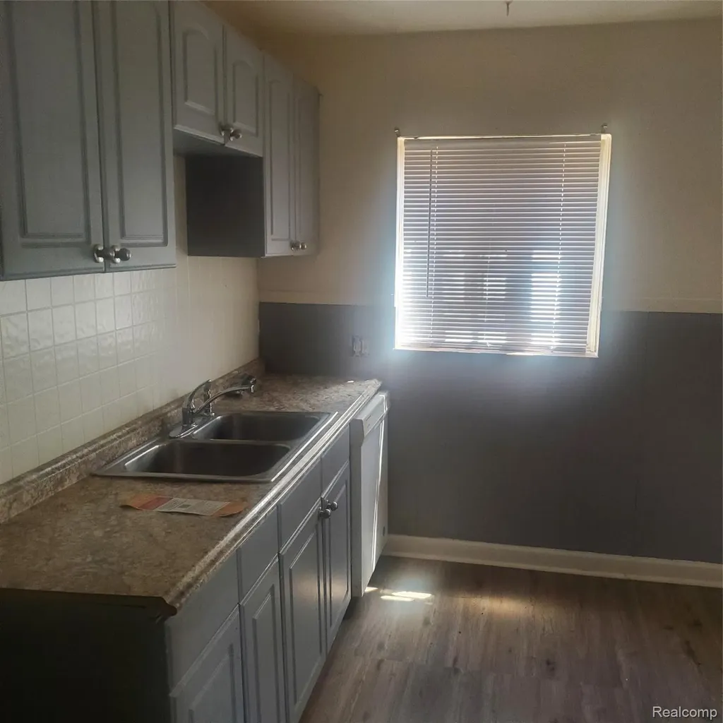20220 Spencer Street Detroit City MI 48234