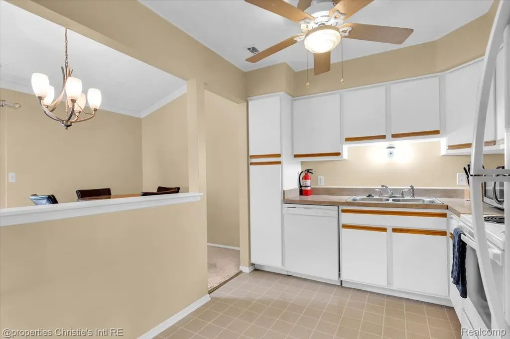 24177 Evergreen Road Southfield City MI 48075