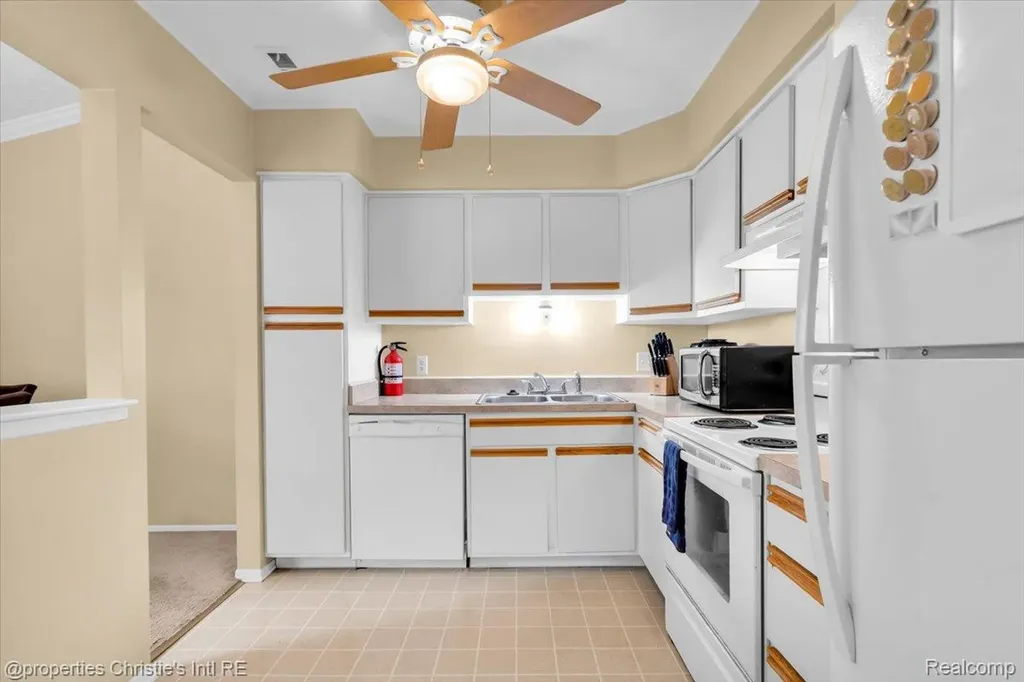 24177 Evergreen Road Southfield City MI 48075
