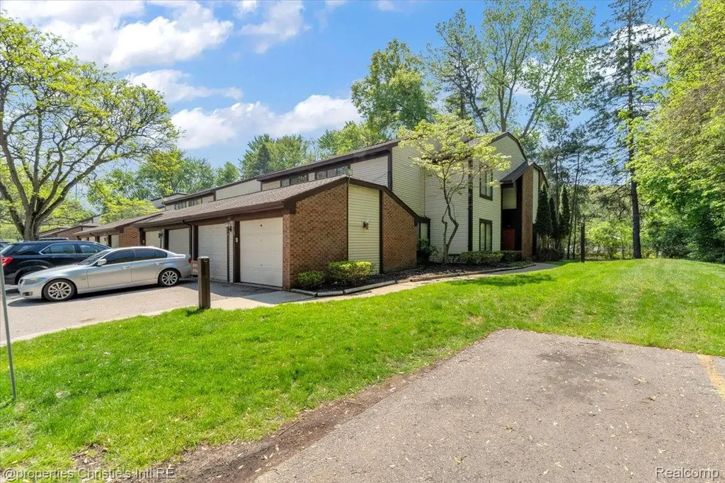 24177 Evergreen Road Southfield City MI 48075