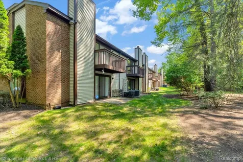 24177 Evergreen Road Southfield City MI 48075