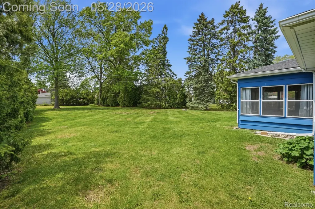 14217 Richfield Street Livonia City MI 48154