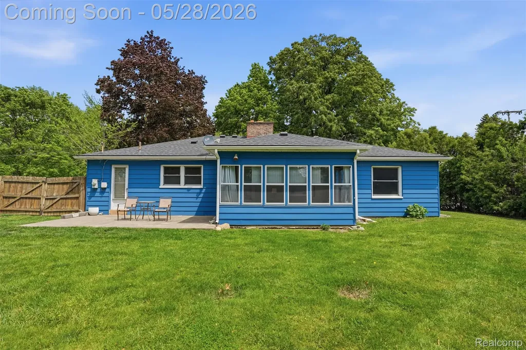 14217 Richfield Street Livonia City MI 48154