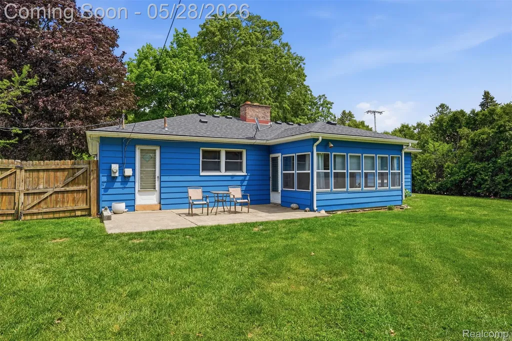14217 Richfield Street Livonia City MI 48154