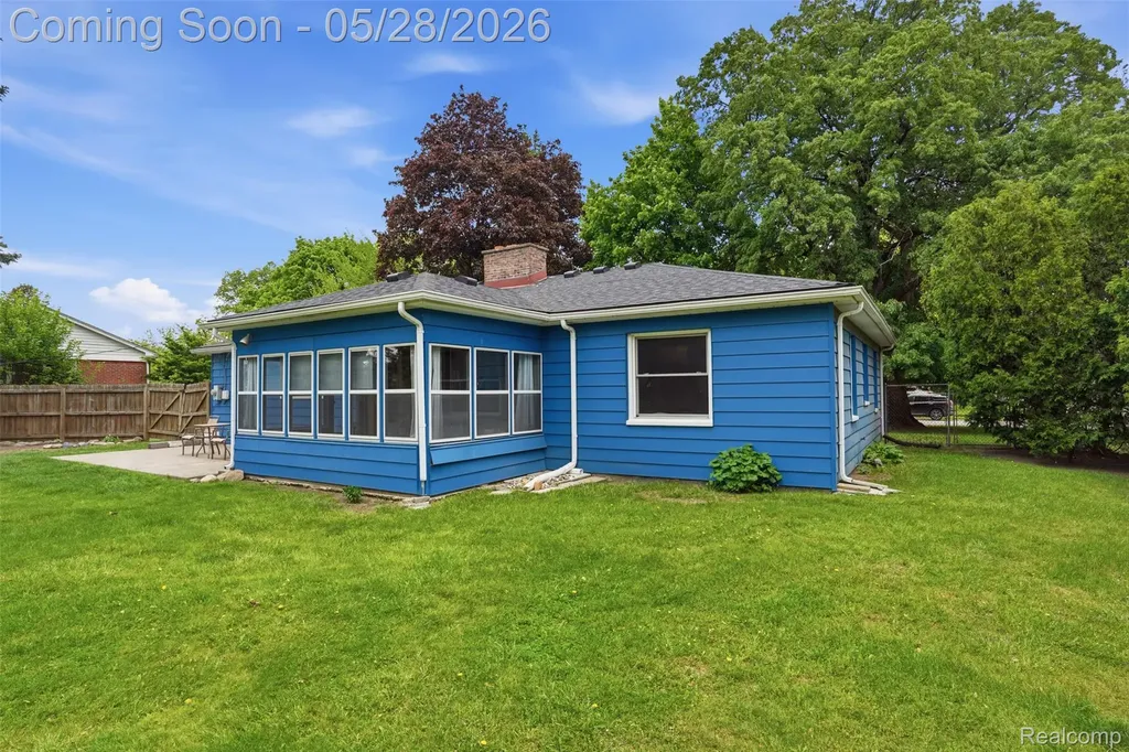 14217 Richfield Street Livonia City MI 48154