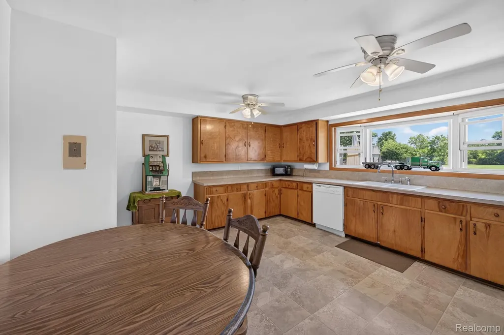 5233 Torrey Road Mundy Township MI 48507