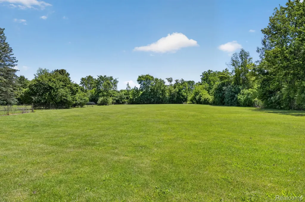 5233 Torrey Road Mundy Township MI 48507