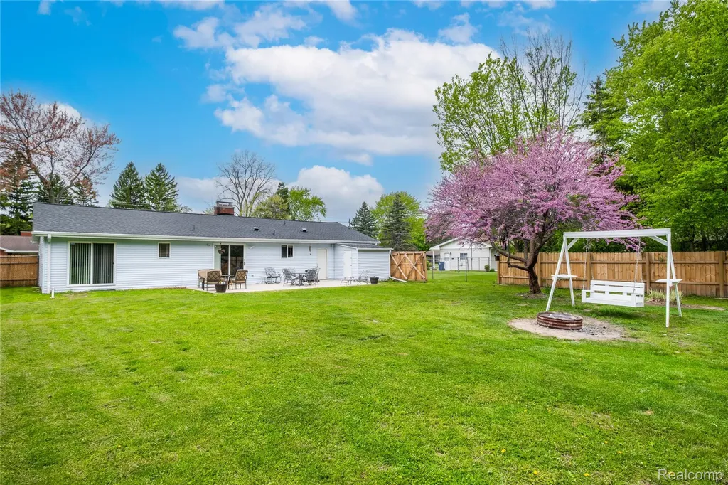 3585 Creekwood Drive Bridgeport Charter Township MI 48601