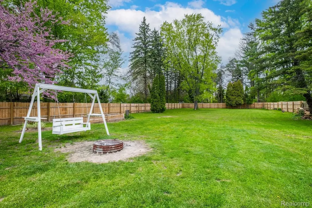 3585 Creekwood Drive Bridgeport Charter Township MI 48601