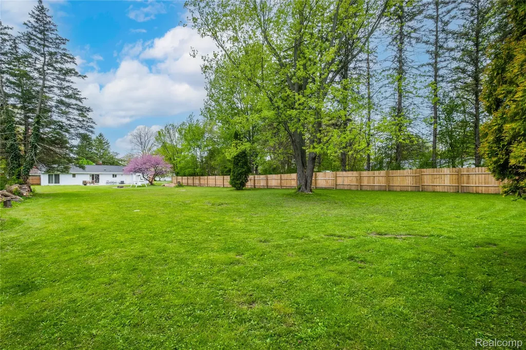 3585 Creekwood Drive Bridgeport Charter Township MI 48601